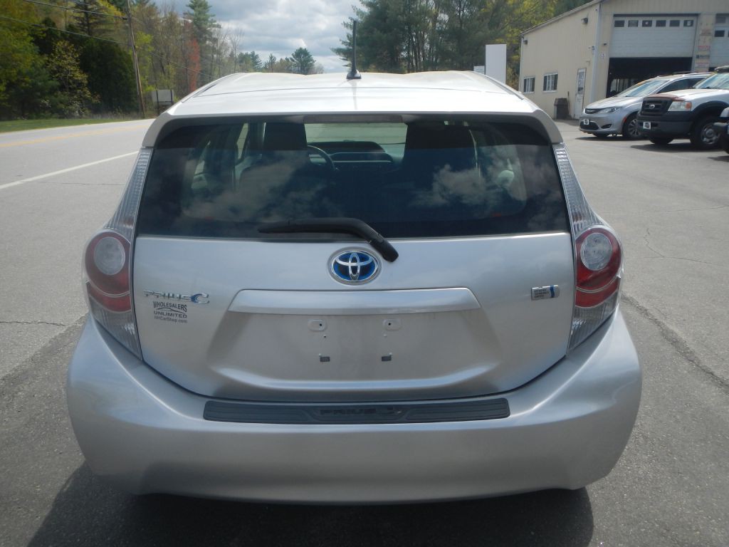 2012 Toyota Prius Image 32
