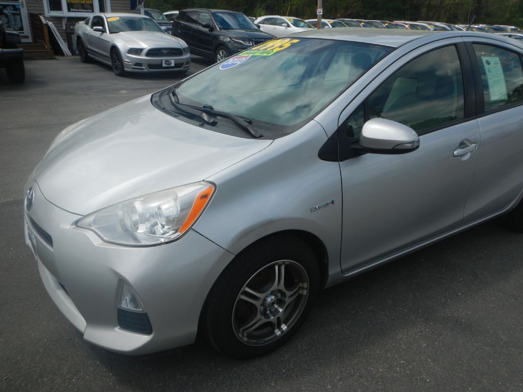 2012 Toyota Prius Image 37