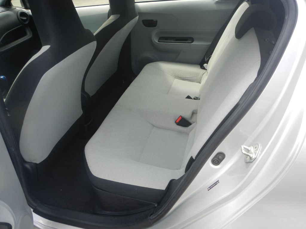 2012 Toyota Prius Image 43