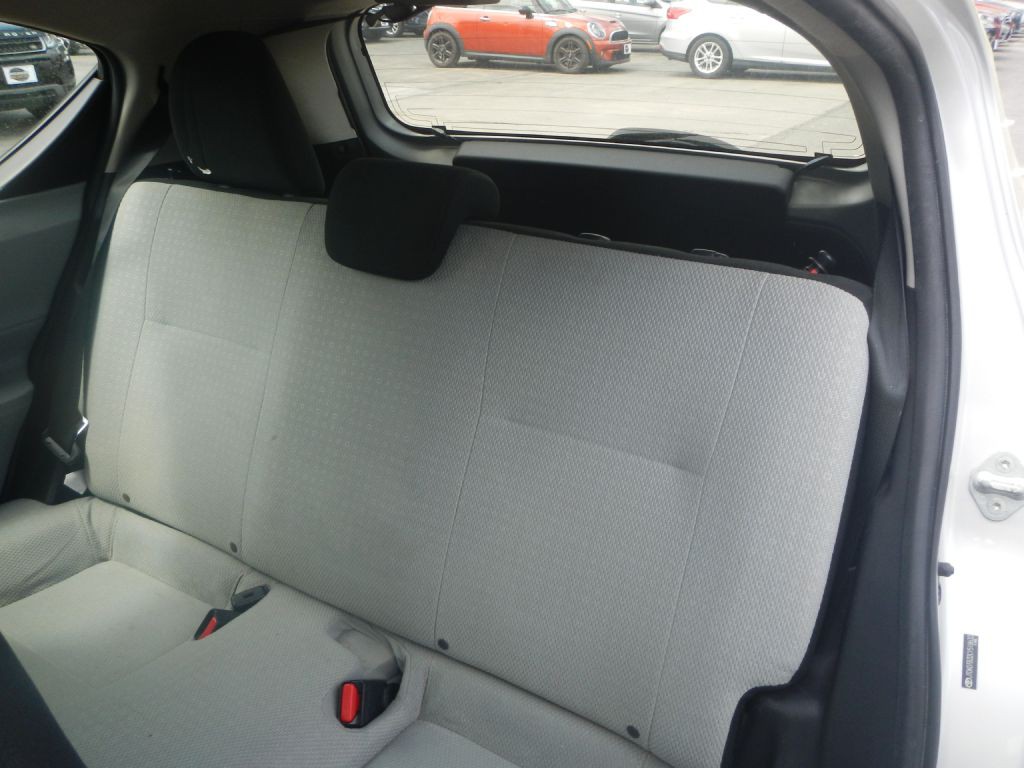2012 Toyota Prius Image 44