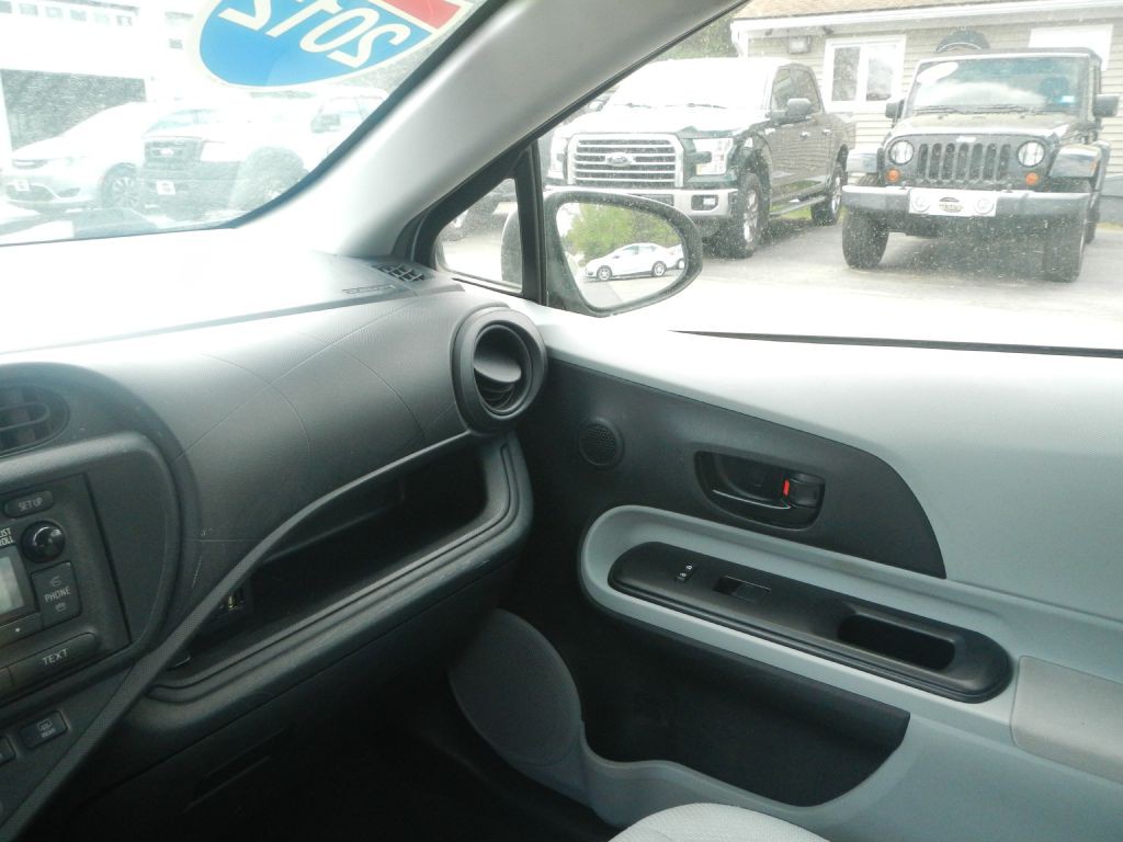 2012 Toyota Prius Image 51