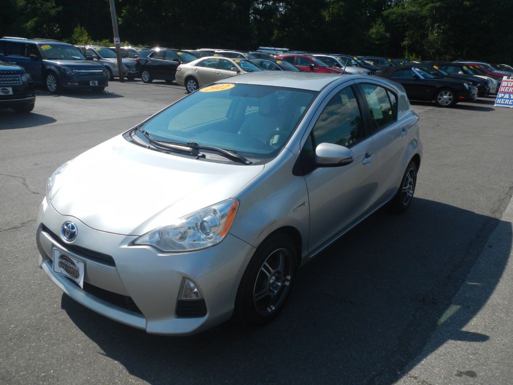 2012 Toyota Prius Image 2