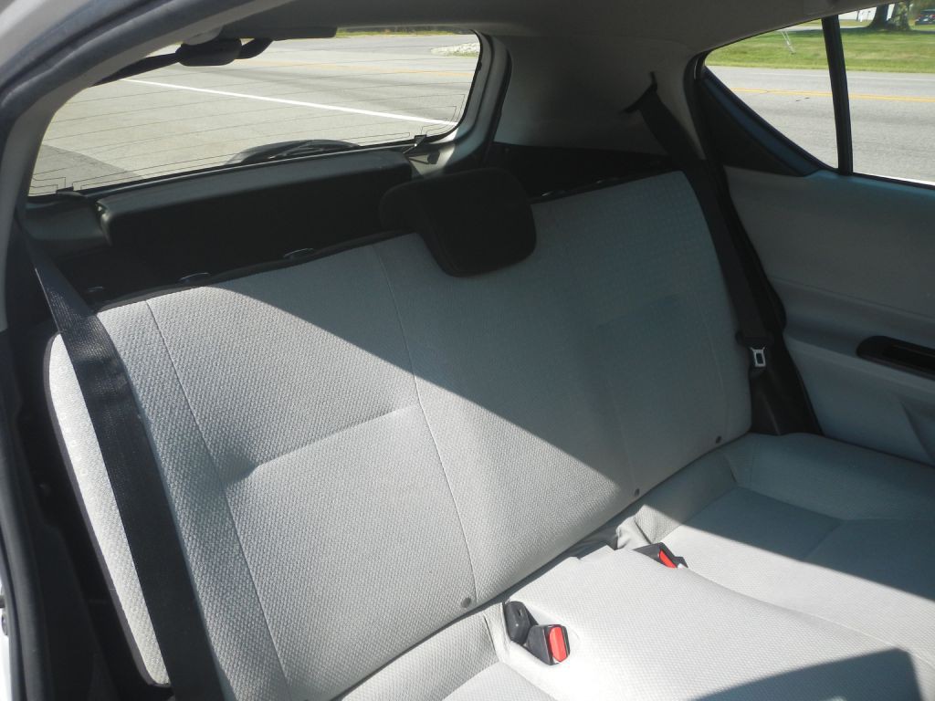 2012 Toyota Prius Image 5