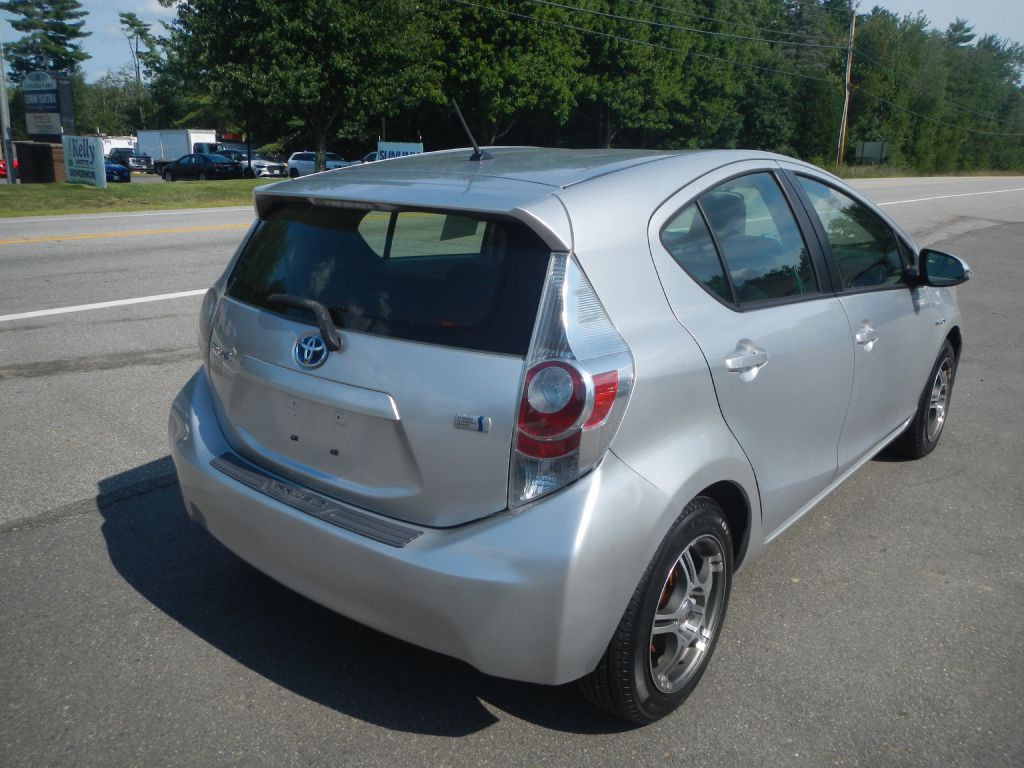 2012 Toyota Prius Image 6