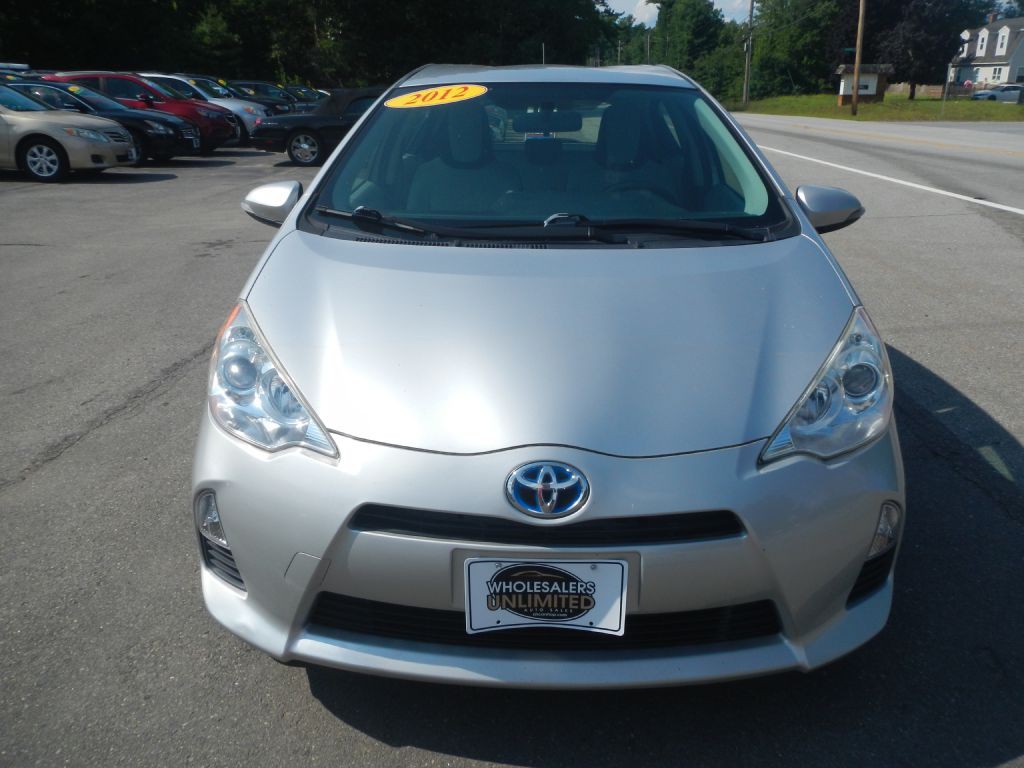 2012 Toyota Prius Image 11