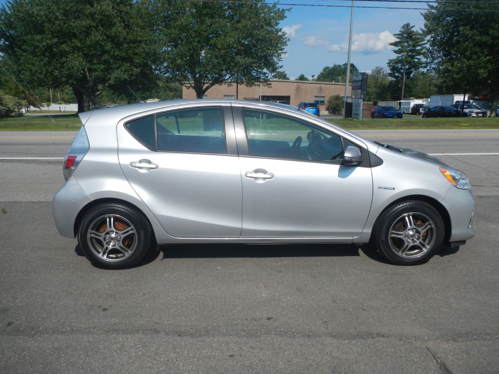 2012 Toyota Prius Image 15