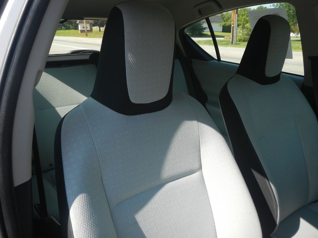 2012 Toyota Prius Image 20
