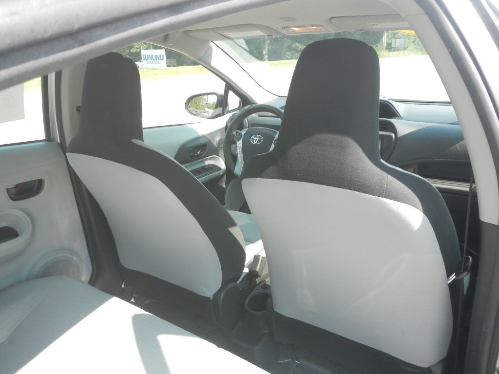 2012 Toyota Prius Image 27