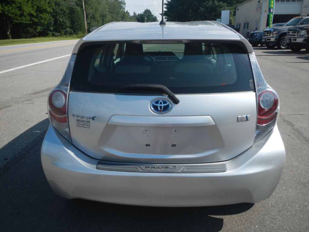 2012 Toyota Prius Image 30