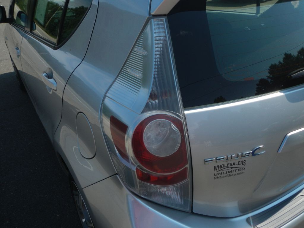2012 Toyota Prius Image 31