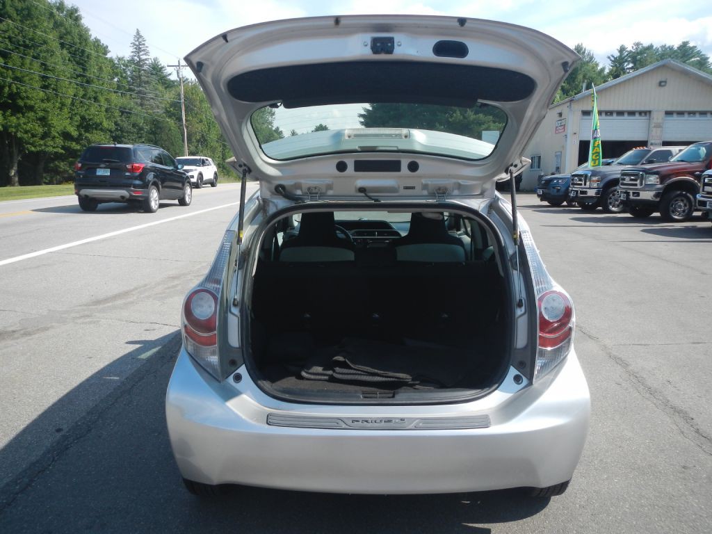2012 Toyota Prius Image 34