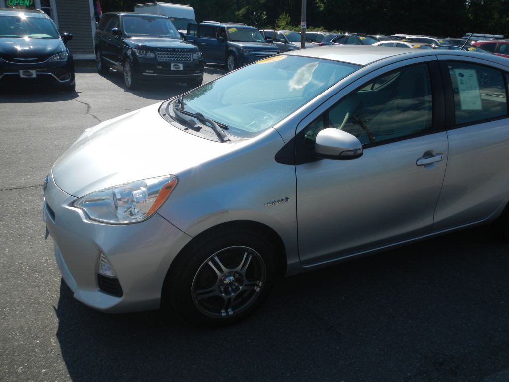 2012 Toyota Prius Image 36