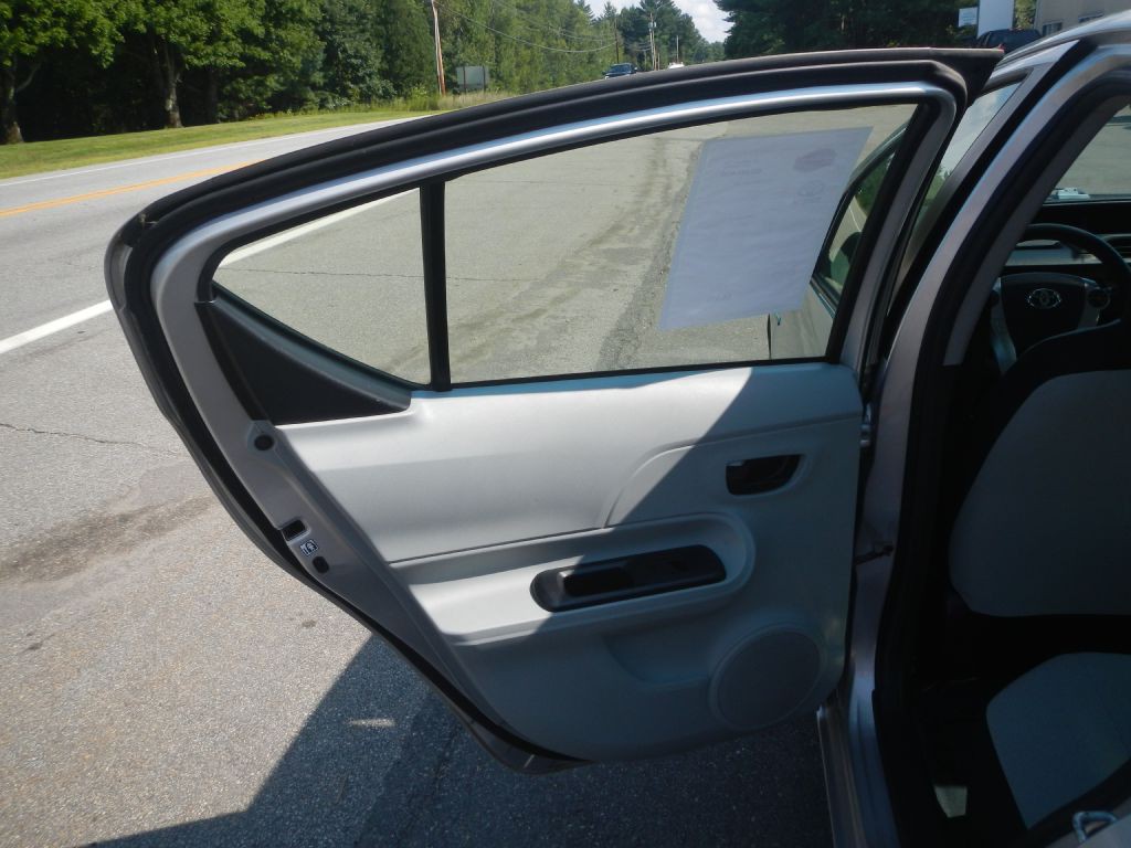 2012 Toyota Prius Image 39