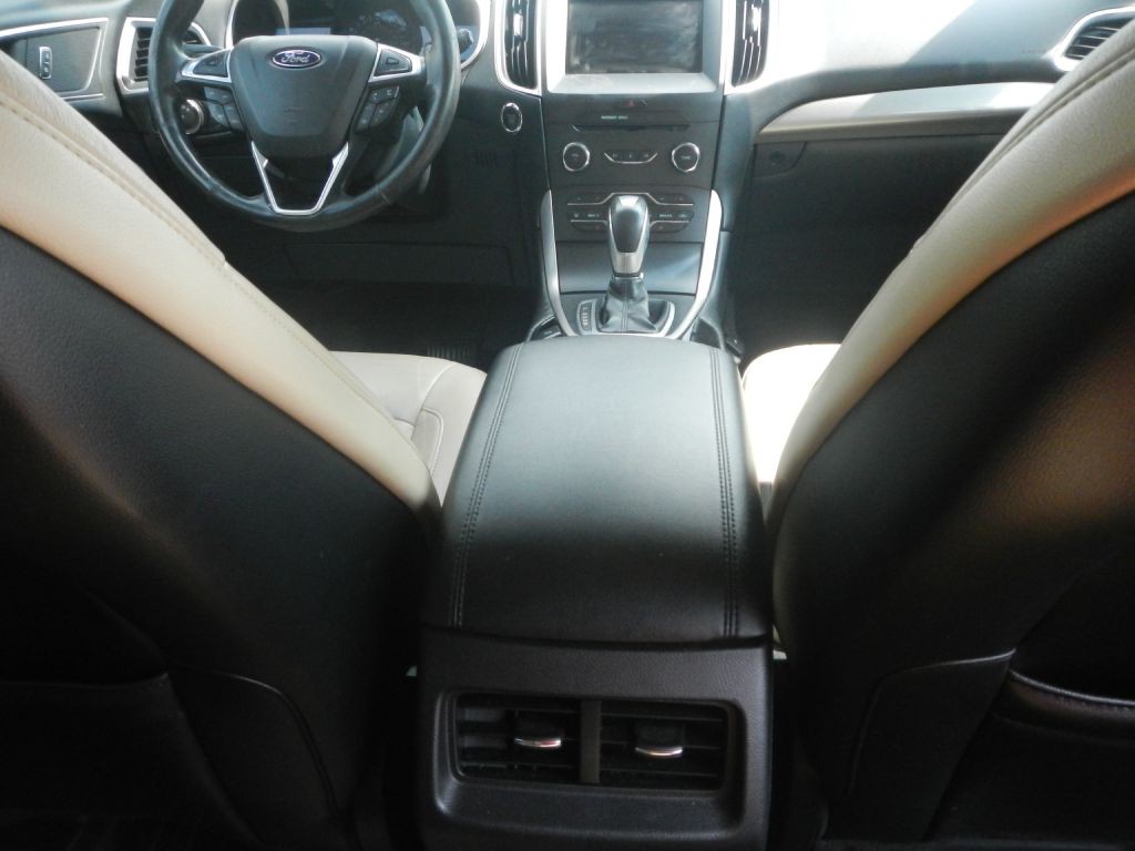2015 Ford Edge Image 26