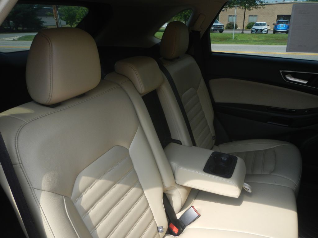2015 Ford Edge Image 28