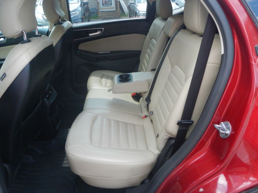 2015 Ford Edge Image 38