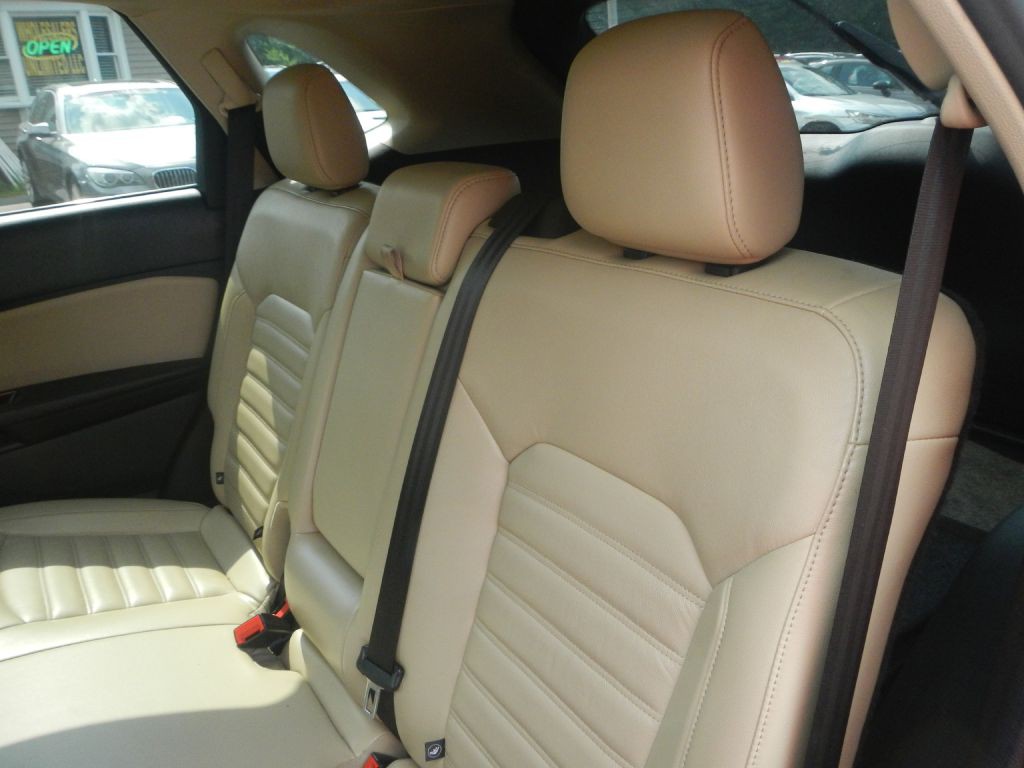 2015 Ford Edge Image 39