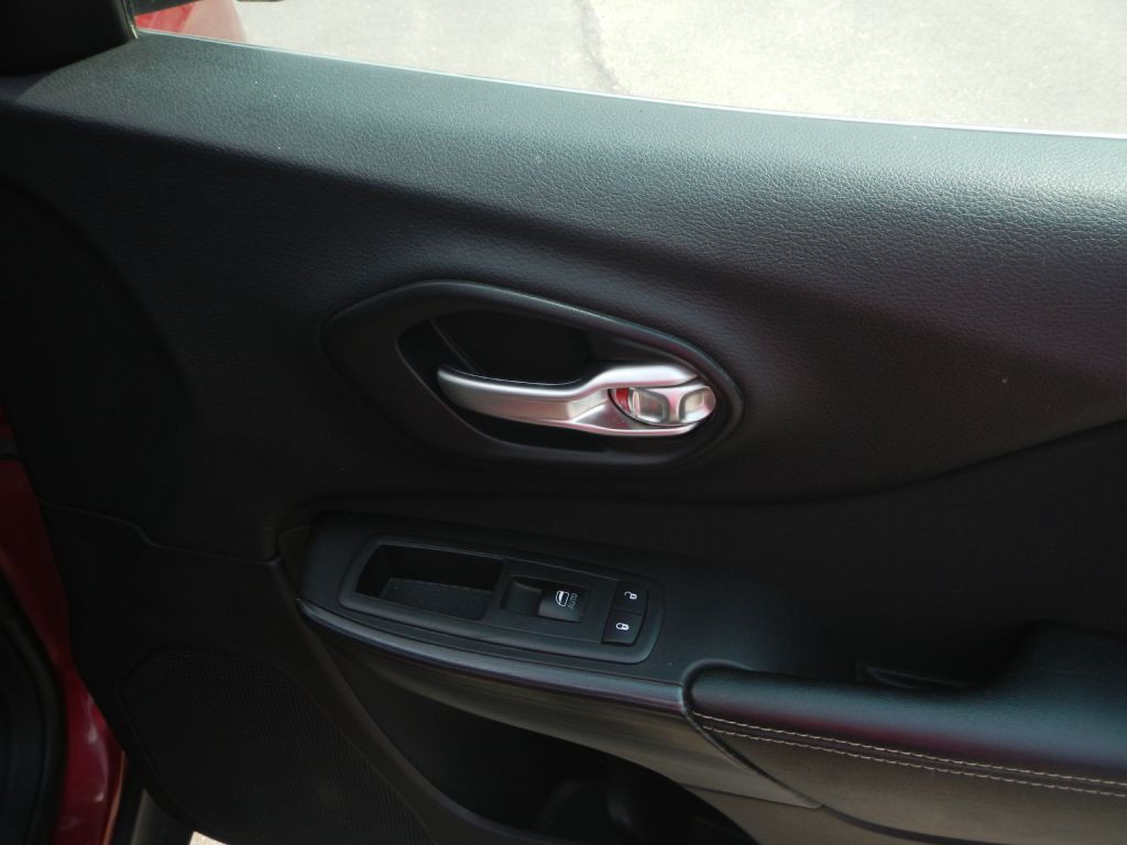 2015 Jeep Cherokee Image 21