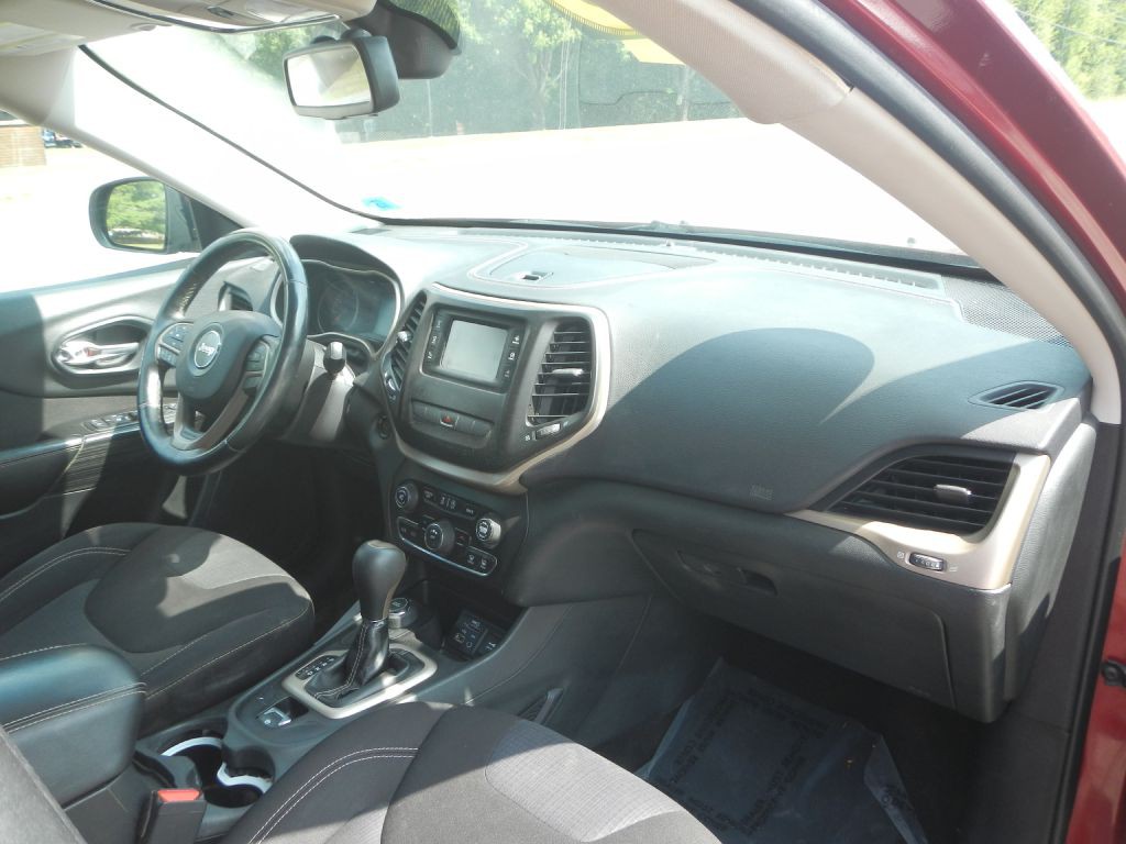 2015 Jeep Cherokee Image 24