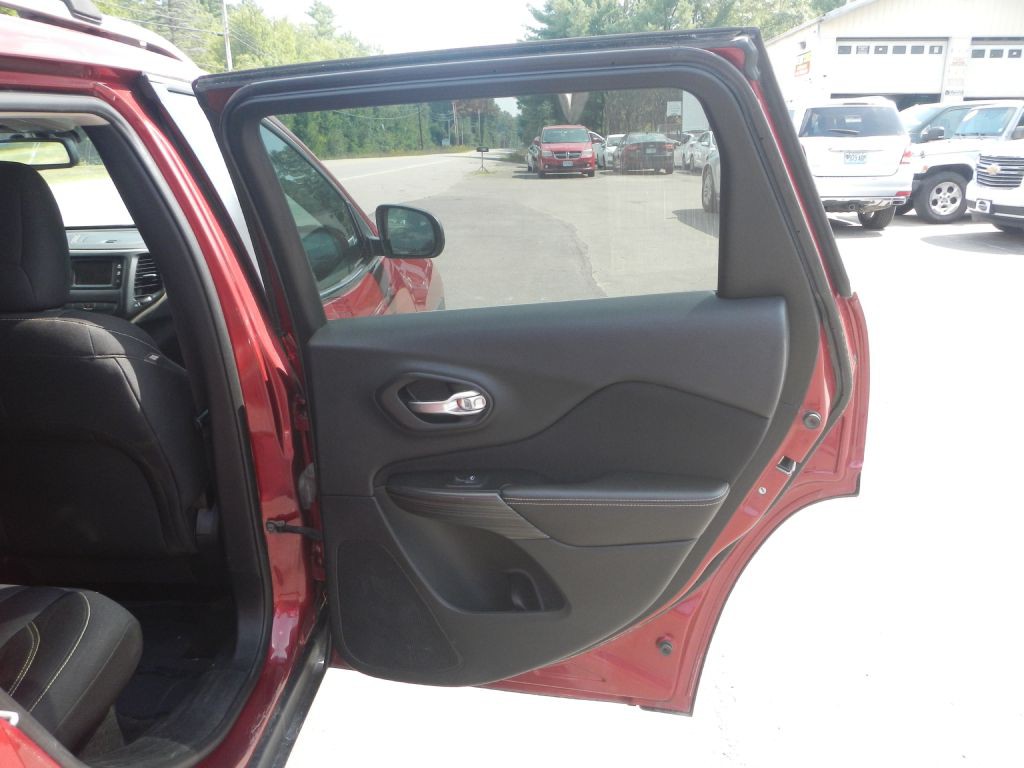 2015 Jeep Cherokee Image 30