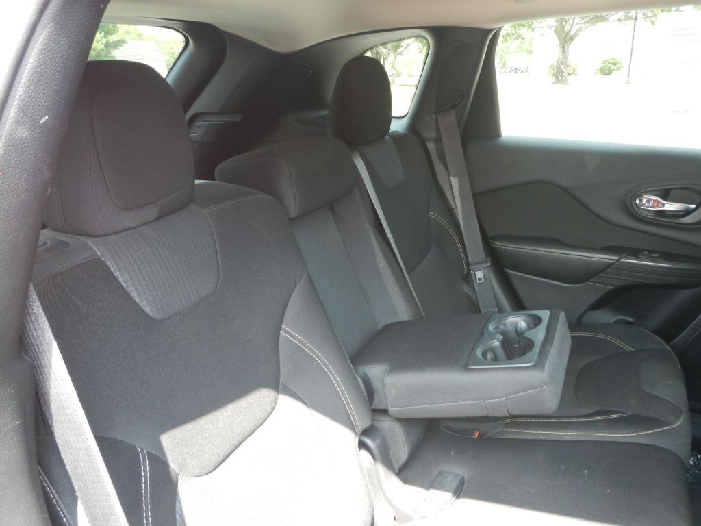 2015 Jeep Cherokee Image 34