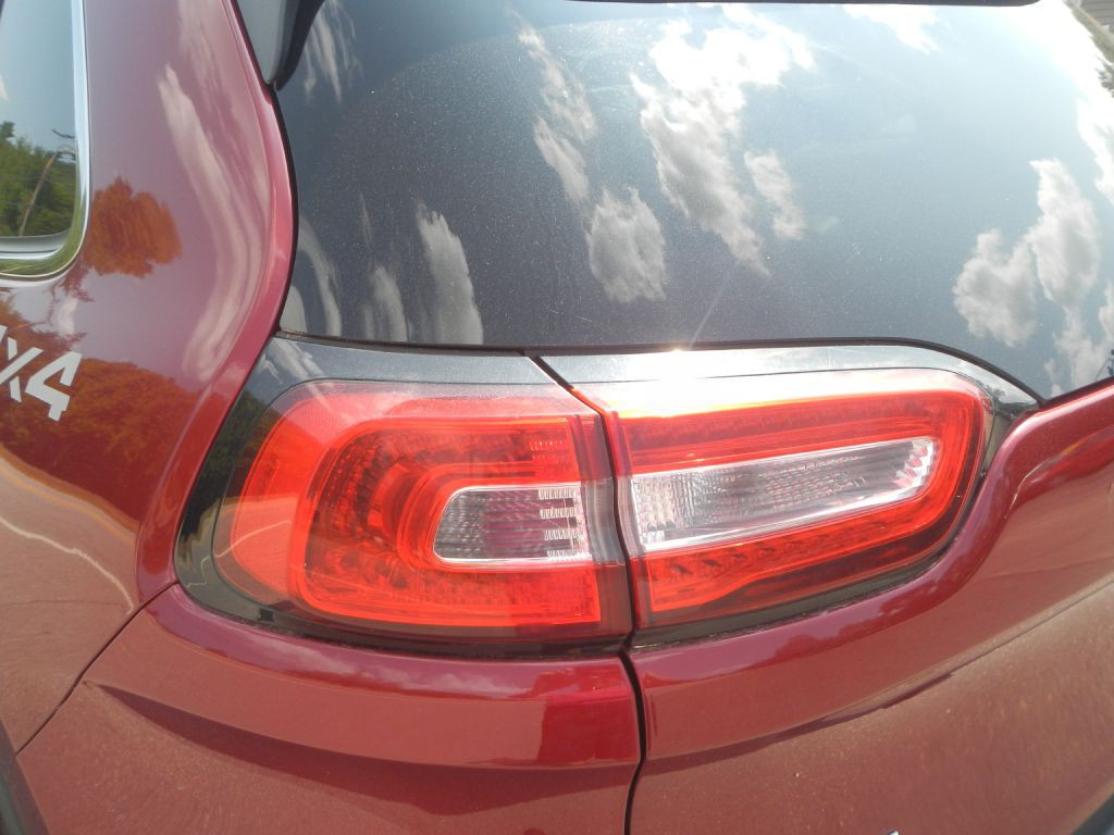 2015 Jeep Cherokee Image 37