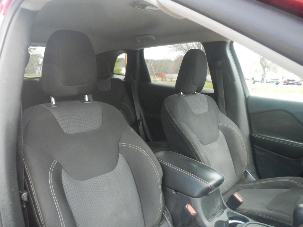 2015 Jeep Cherokee Image 9