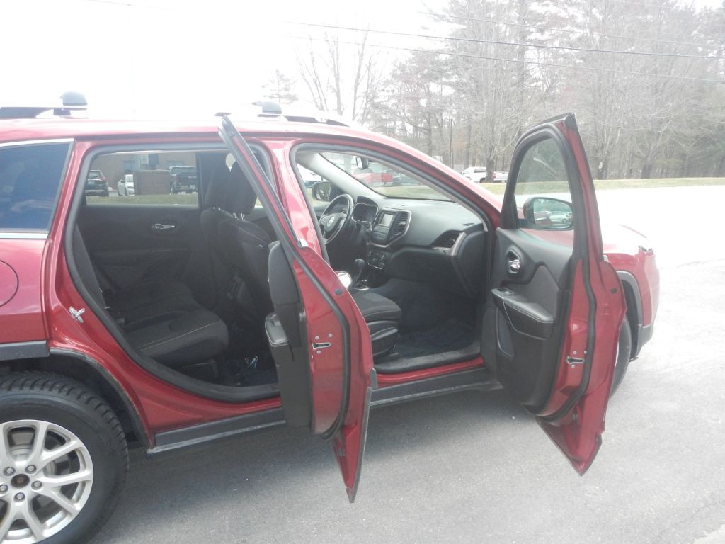 2015 Jeep Cherokee Image 16