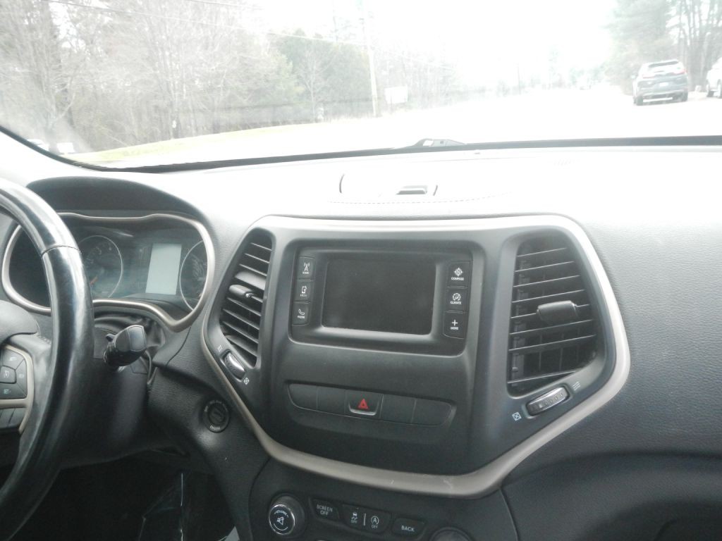 2015 Jeep Cherokee Image 19