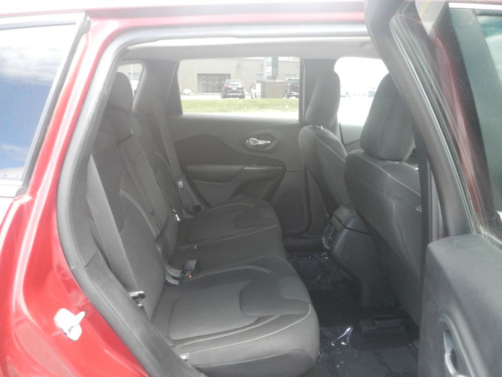 2015 Jeep Cherokee Image 22
