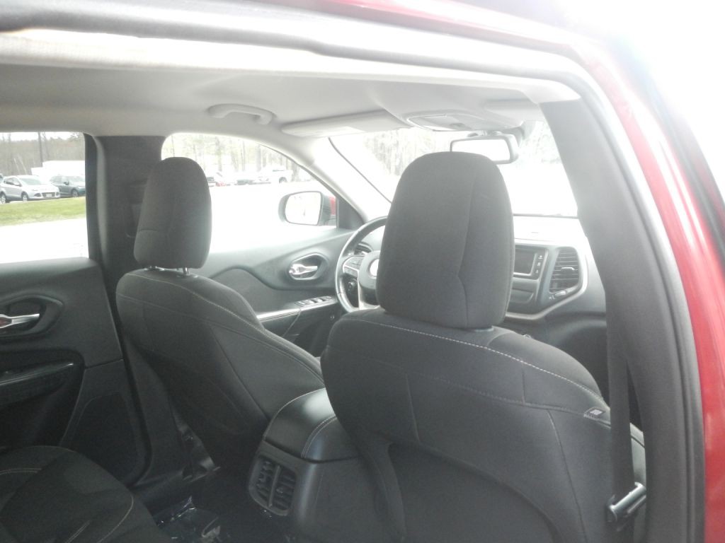 2015 Jeep Cherokee Image 23