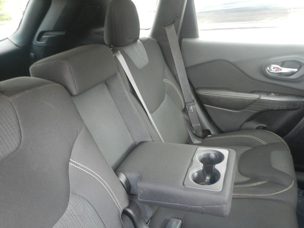 2015 Jeep Cherokee Image 25