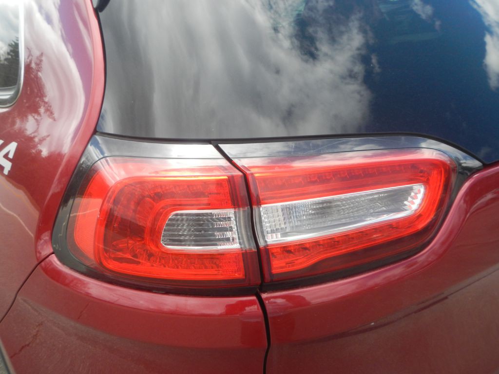 2015 Jeep Cherokee Image 29