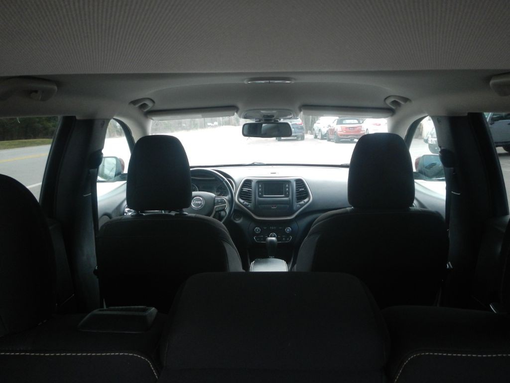 2015 Jeep Cherokee Image 32