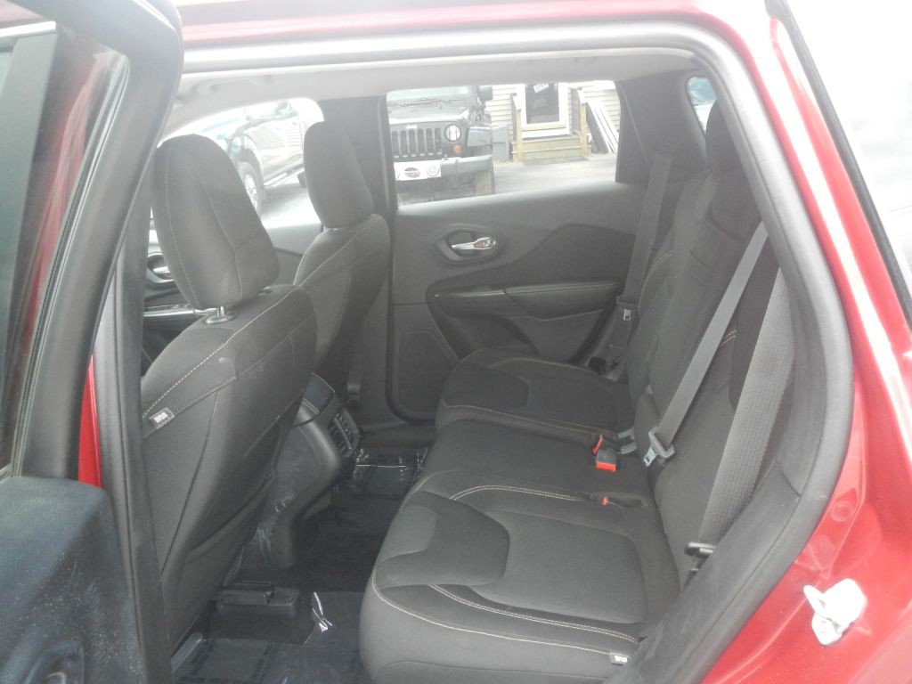 2015 Jeep Cherokee Image 39