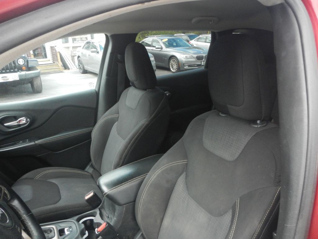 2015 Jeep Cherokee Image 44