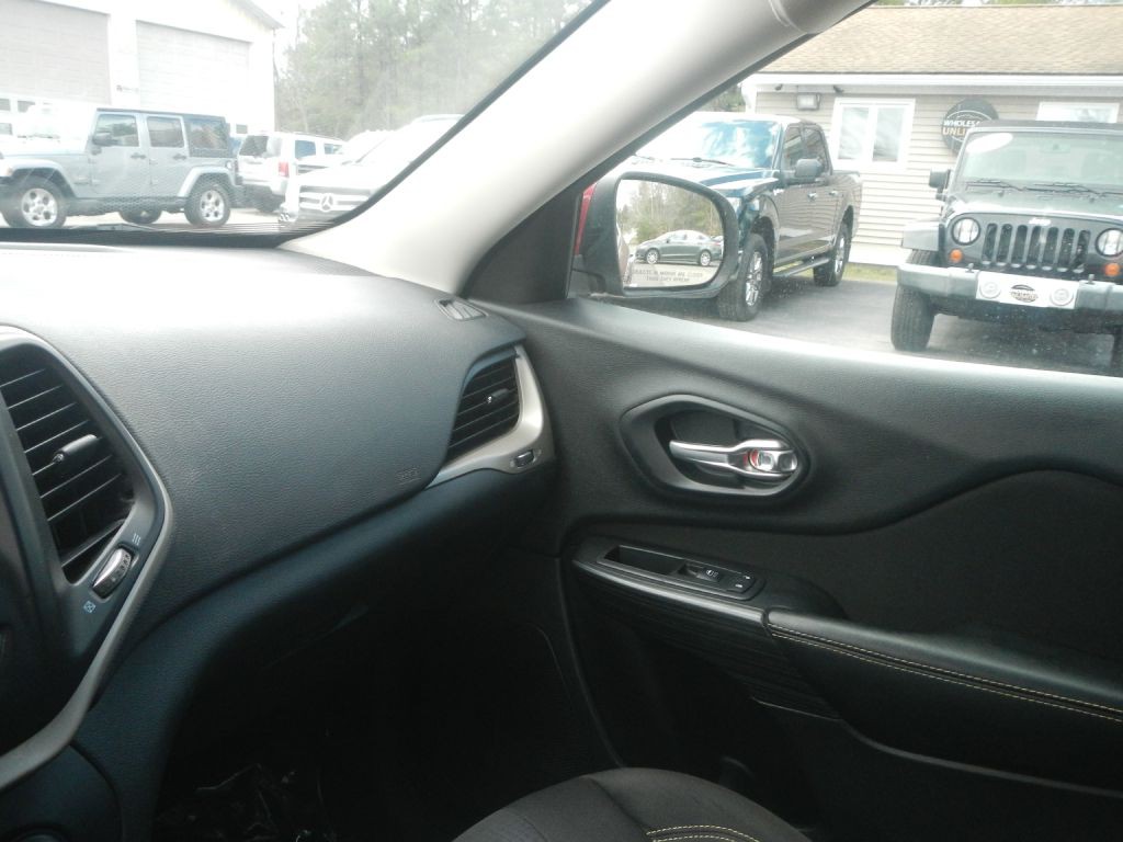 2015 Jeep Cherokee Image 46