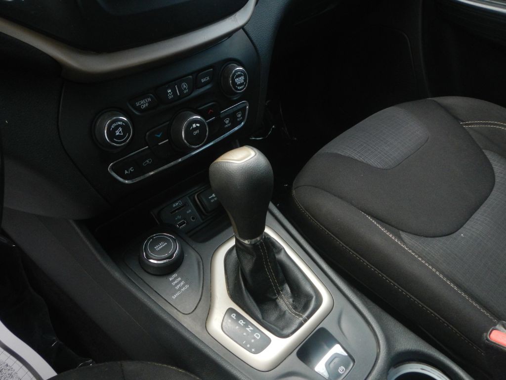 2015 Jeep Cherokee Image 49