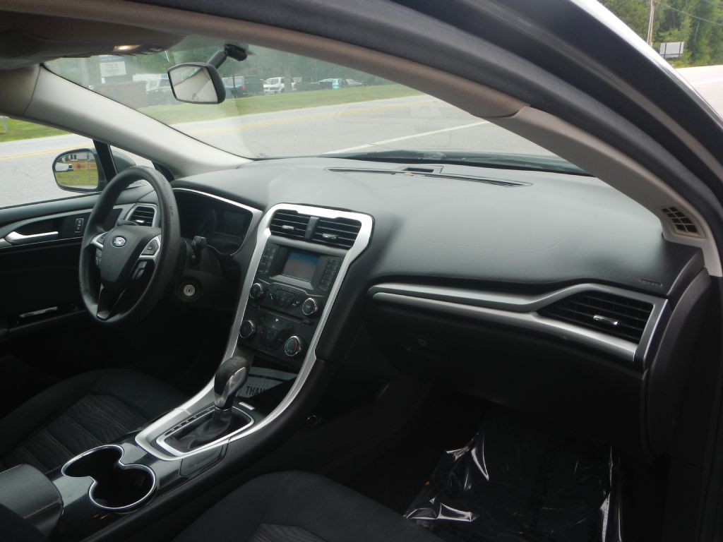 2016 Ford Fusion Image 4