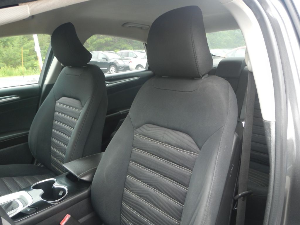 2016 Ford Fusion Image 9