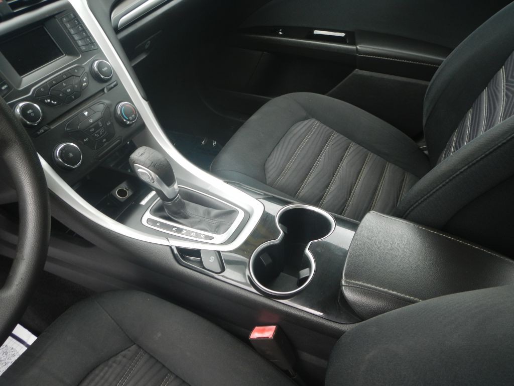 2016 Ford Fusion Image 22