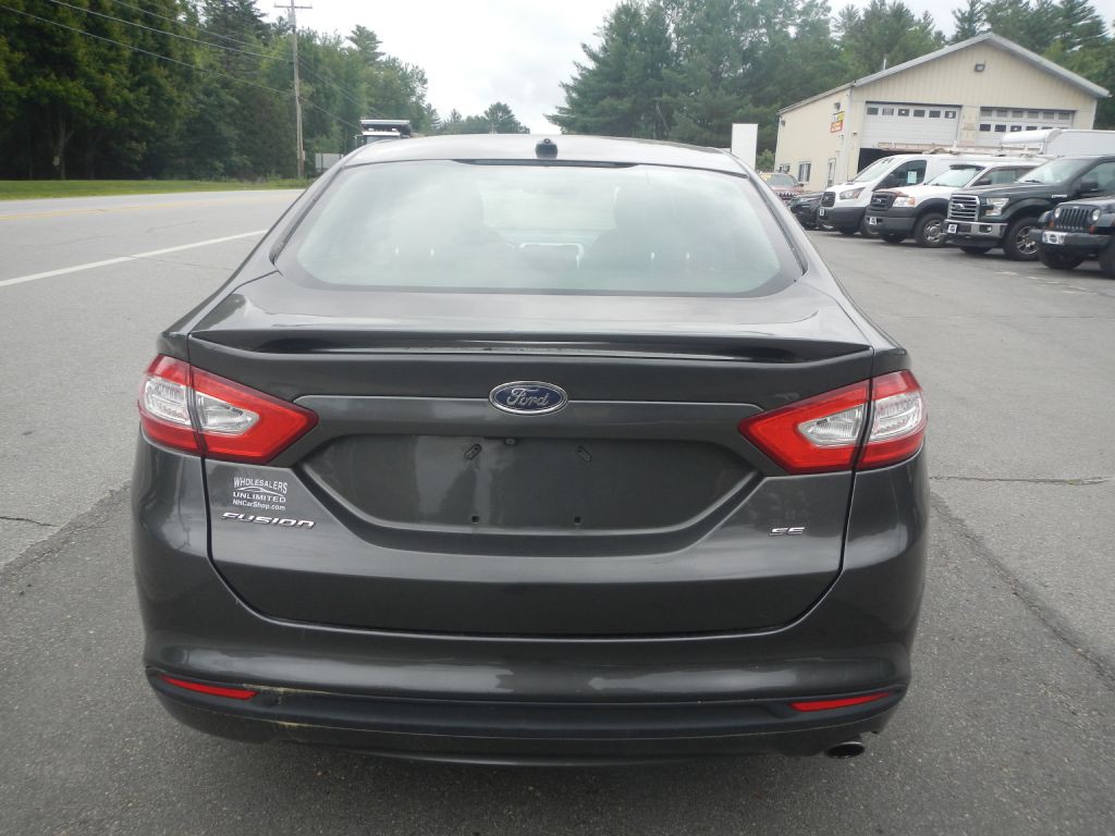2016 Ford Fusion Image 28