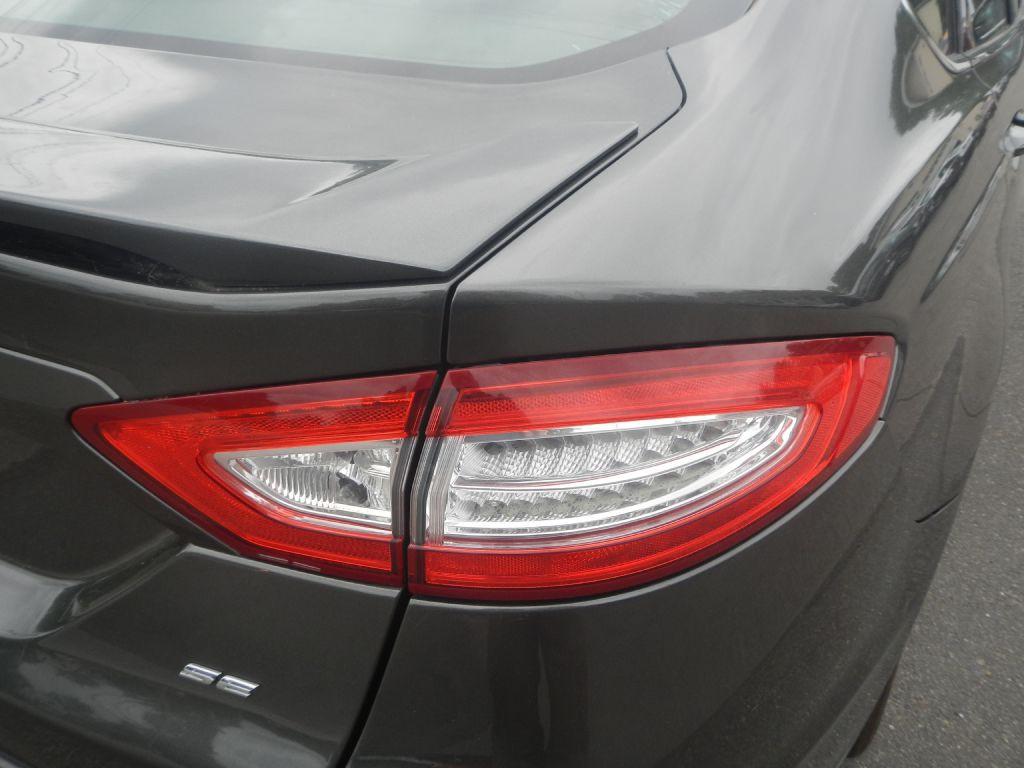 2016 Ford Fusion Image 31