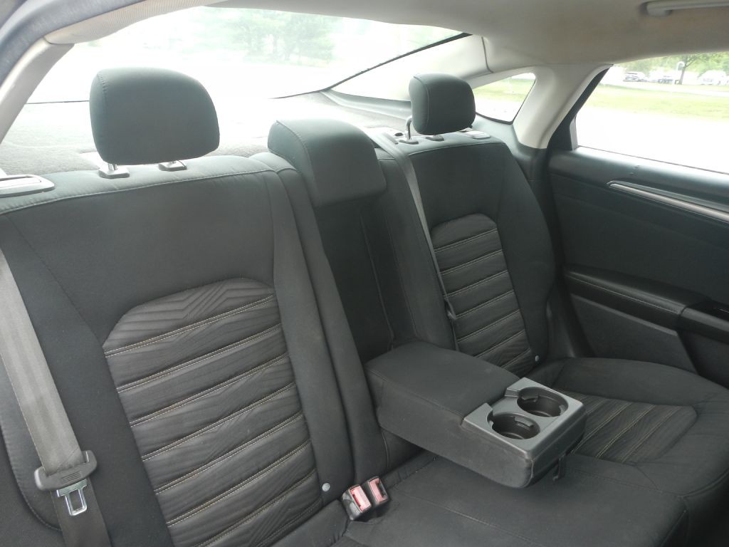 2016 Ford Fusion Image 39