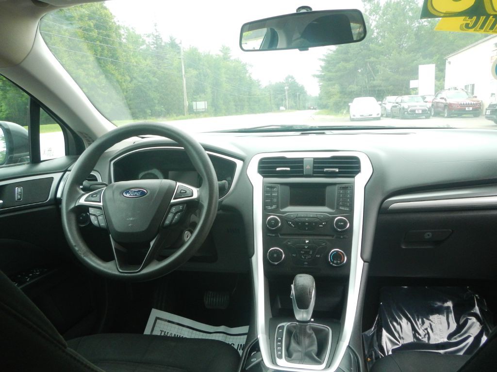 2016 Ford Fusion Image 41
