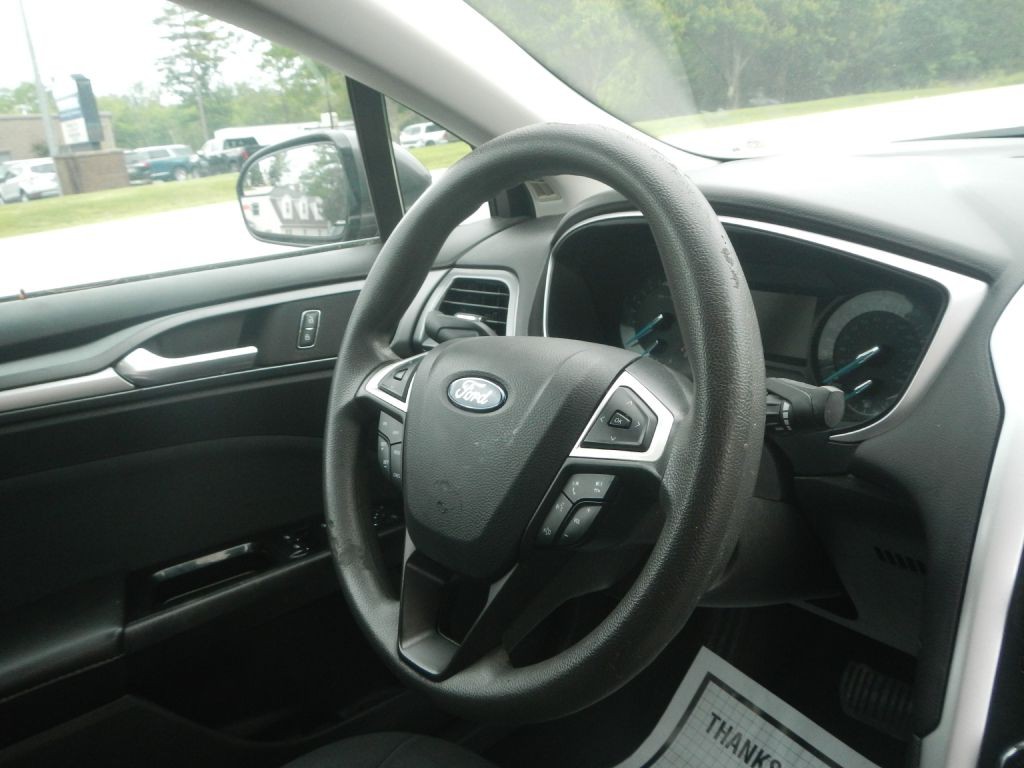 2016 Ford Fusion Image 48