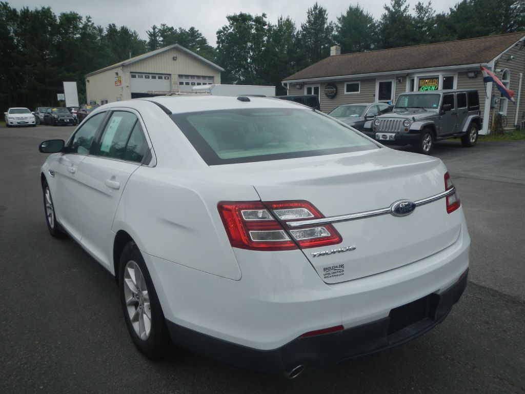 2014 Ford Taurus Image 6
