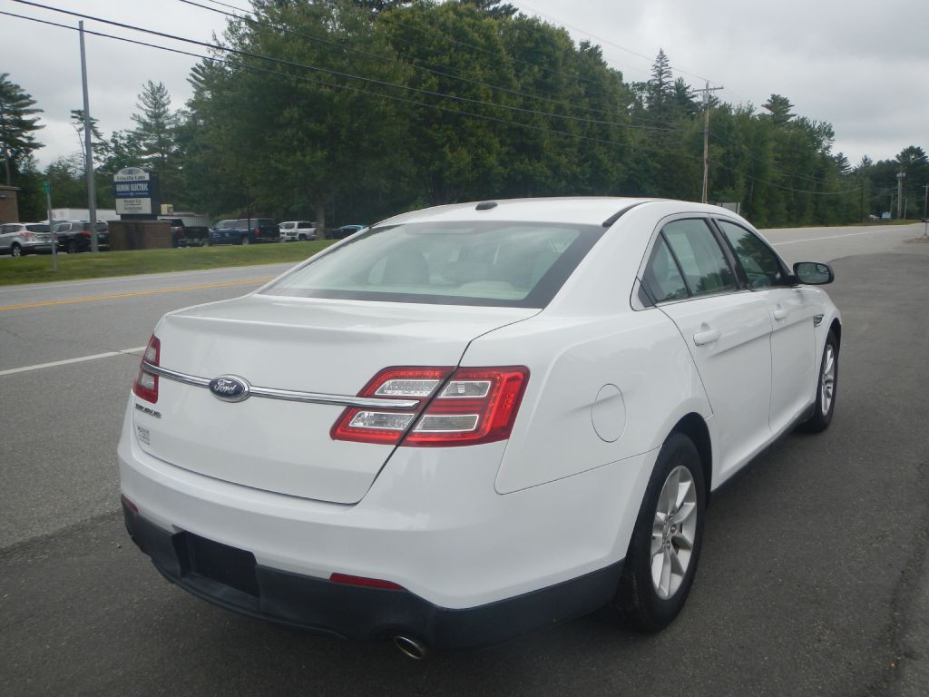 2014 Ford Taurus Image 7