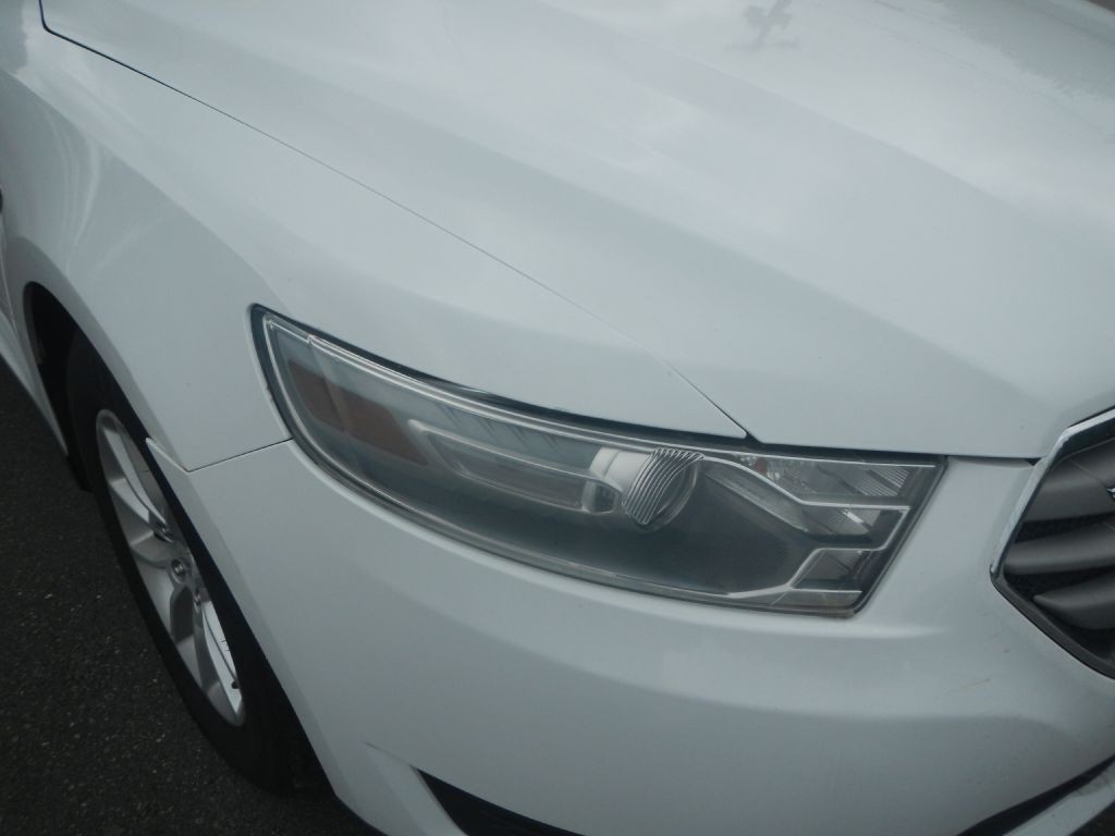 2014 Ford Taurus Image 12