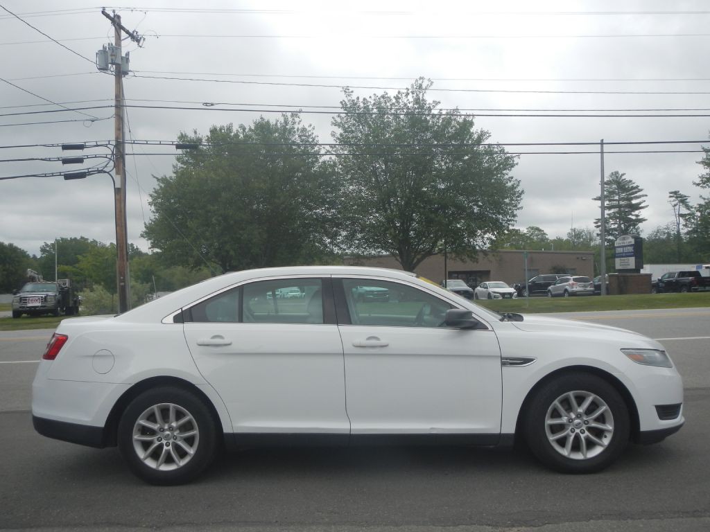 2014 Ford Taurus Image 15